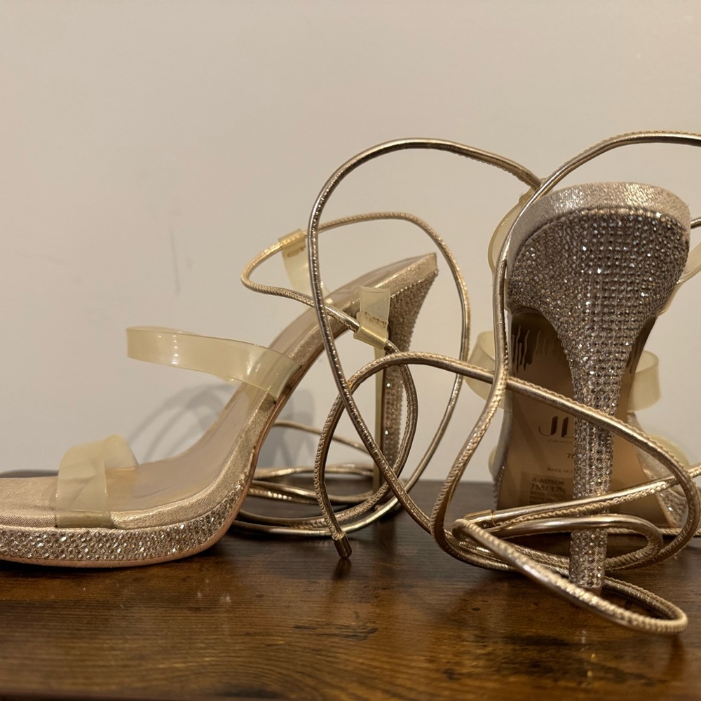 JLO by Jennifer Lopez Gold Rhinestone Tie-Up Heels – Size 7